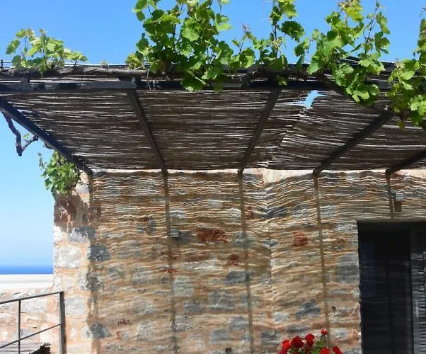 Lithos Βίλα Κύμη